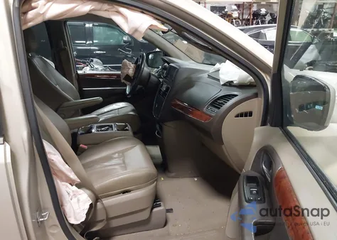 2014 Chrysler Town & Country Touring z USA, uszkodzony, nr VIN 2C4RC1BG5ER125684